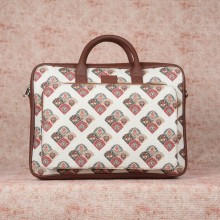 Seashell Motif White Laptop Bag